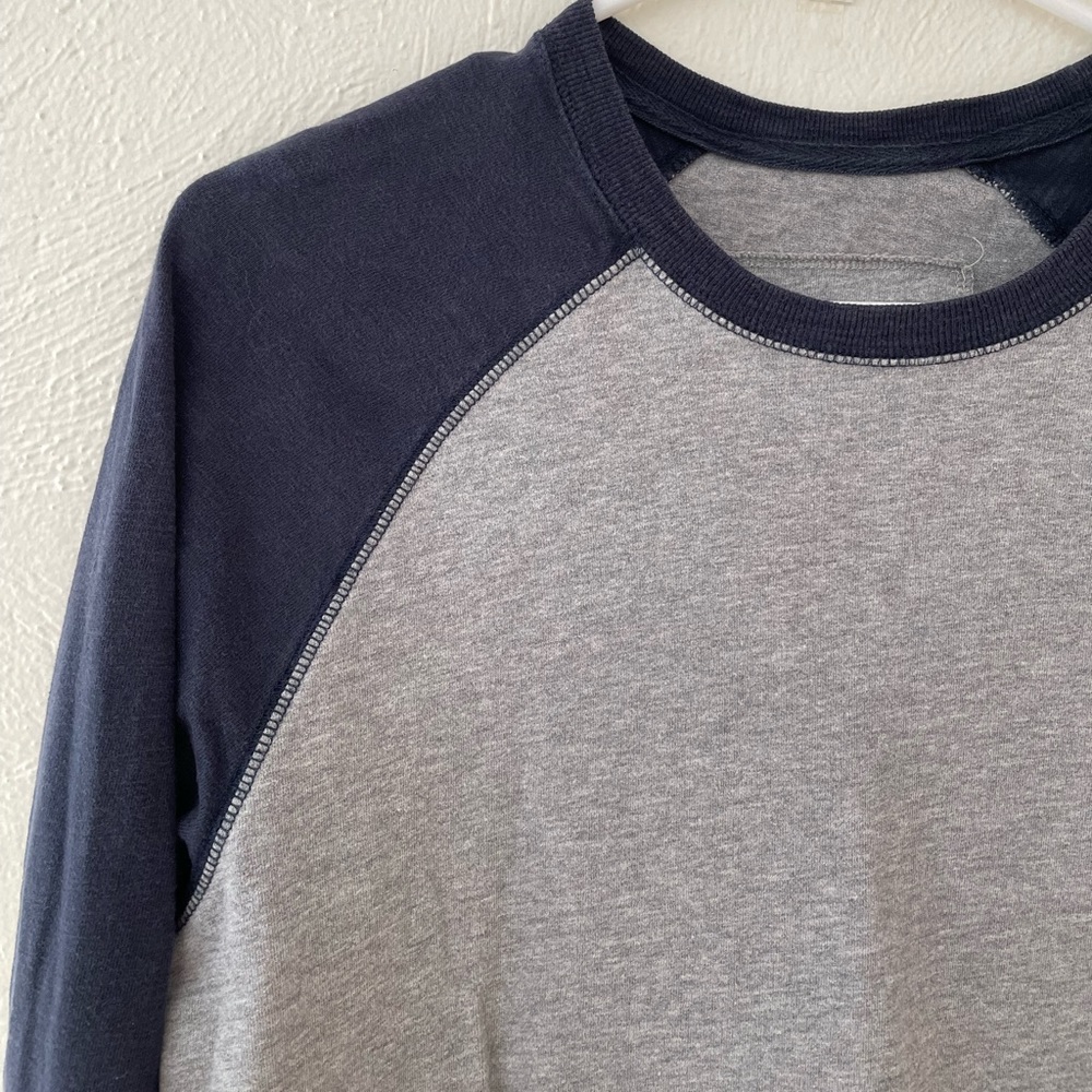 Urban Pipeline mens long sleeve Ragland tee. Size medium